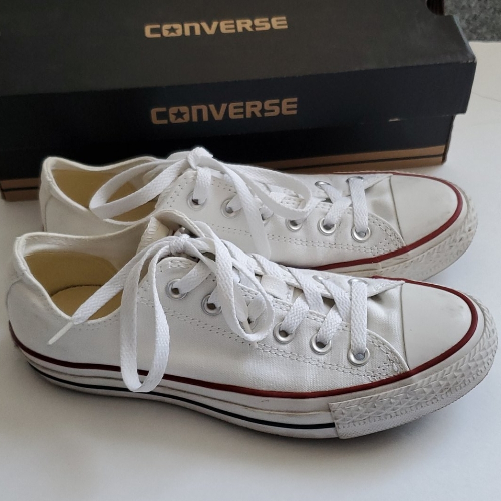 White Converse All Stars - Picture 2 of 8